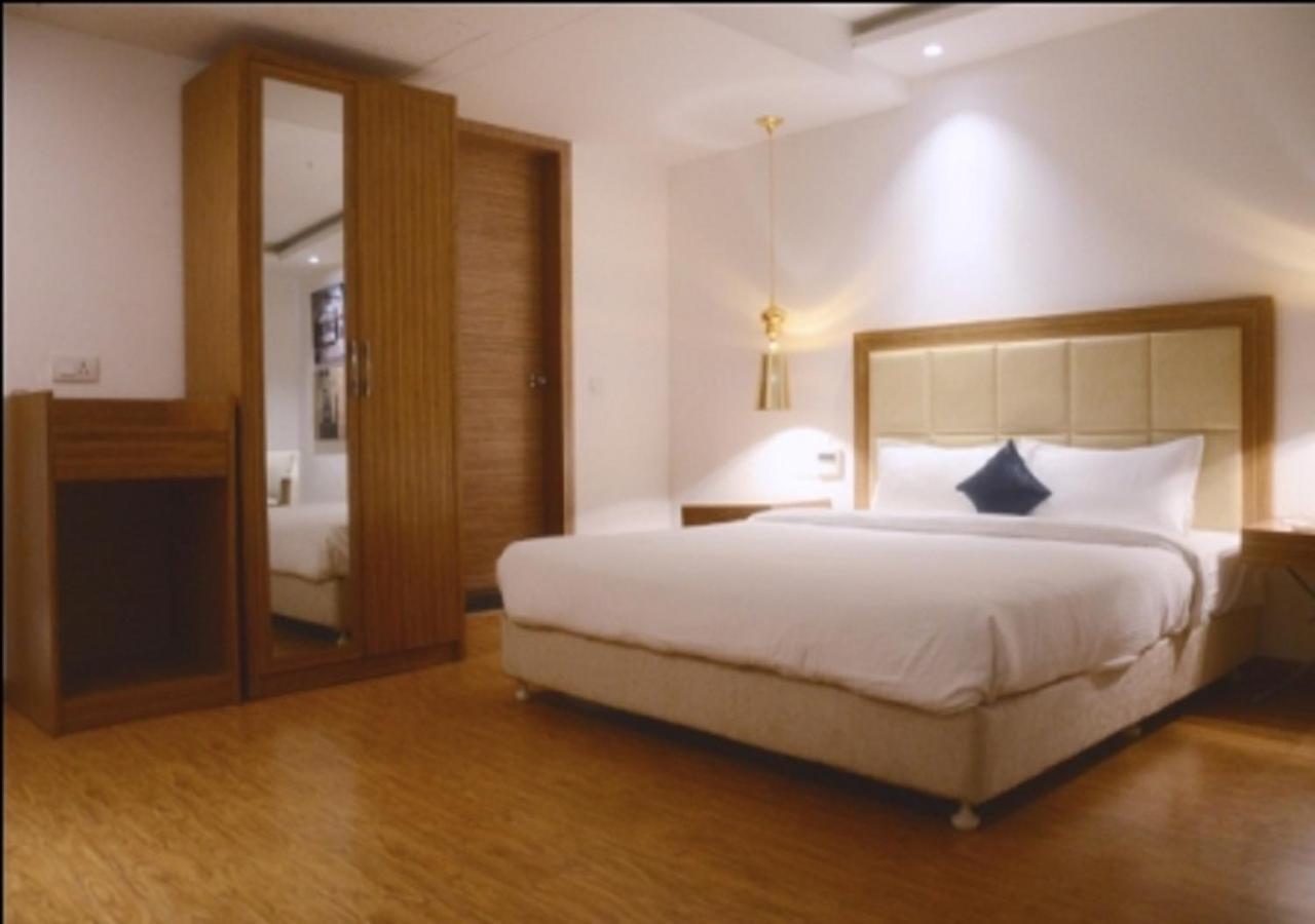 Hotel Amora - Rajnandgaon Raj Nandgaon Eksteriør bilde