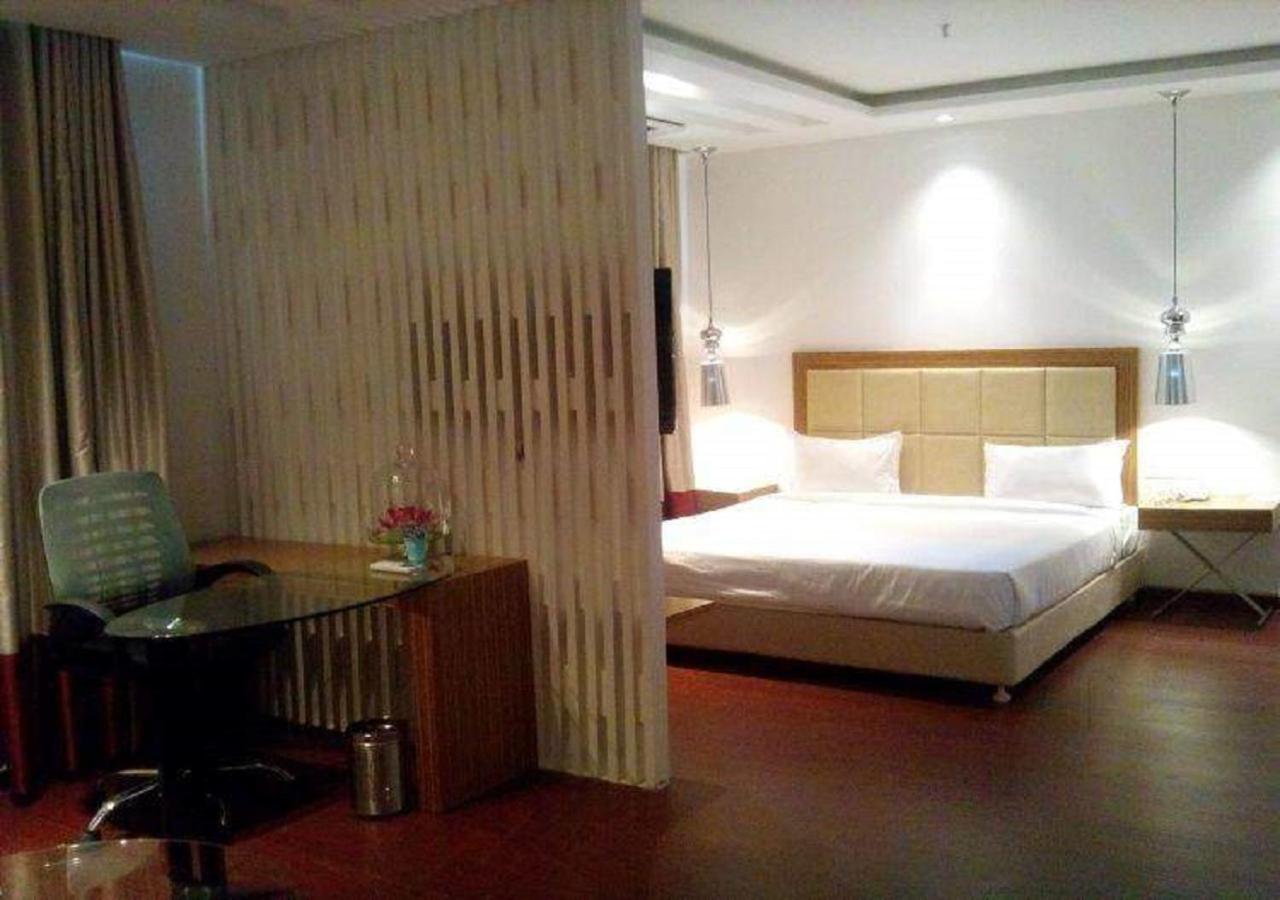Hotel Amora - Rajnandgaon Raj Nandgaon Eksteriør bilde