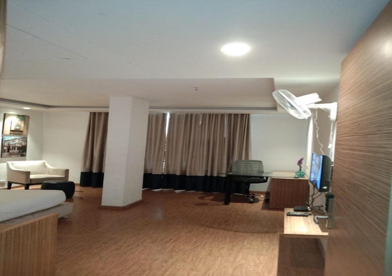 Hotel Amora - Rajnandgaon Raj Nandgaon Eksteriør bilde