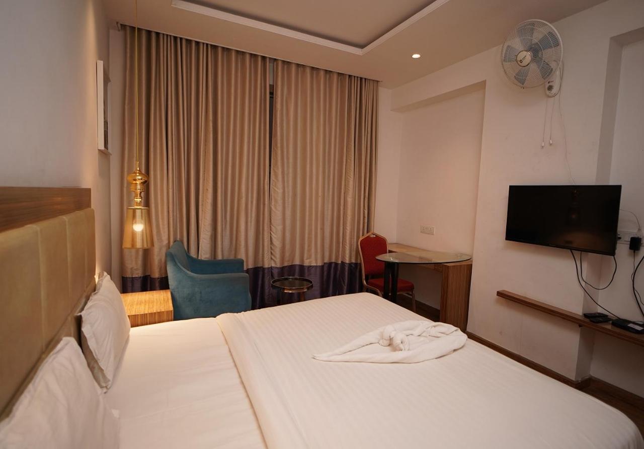 Hotel Amora - Rajnandgaon Raj Nandgaon Eksteriør bilde