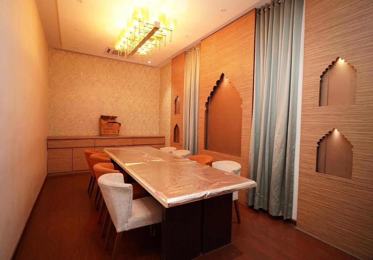 Hotel Amora - Rajnandgaon Raj Nandgaon Eksteriør bilde