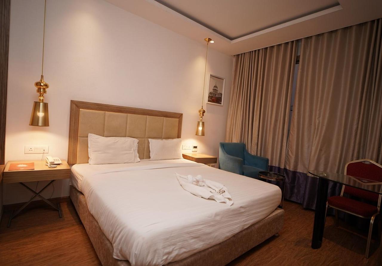 Hotel Amora - Rajnandgaon Raj Nandgaon Eksteriør bilde
